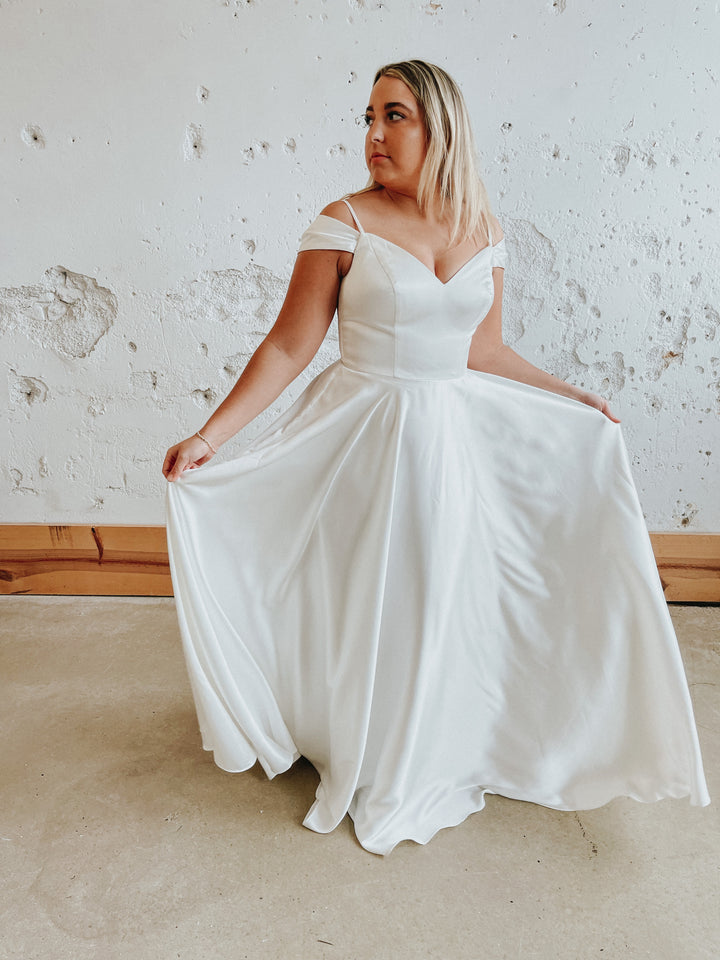 Tag Size 06 | Dearly Loved Bridal